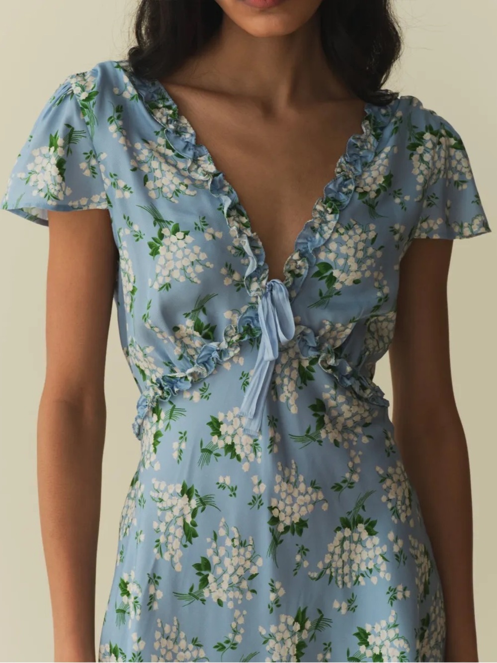 Doen Tayla Silk Ruffle V Neck Short Sleeve Mini Dress Sky May Bell Floral Blue - Picture 3 of 13